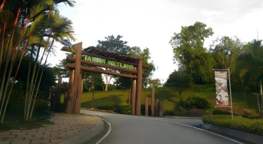 Serdang Business Hotel Seri Kembangan Exteriör bild